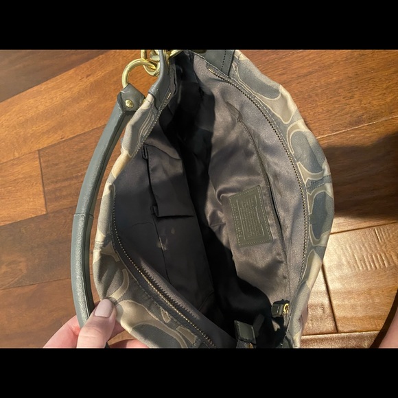 Coach taupe/grey shoulder bag - Picture 5 of 5